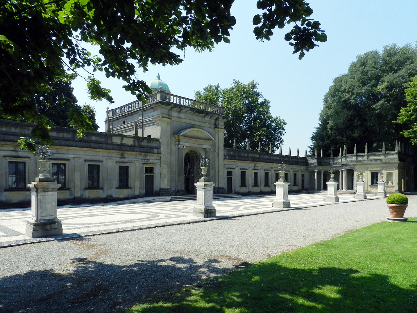 giardino-di-villa-visconti-borromeo-litta-ninfeo-2