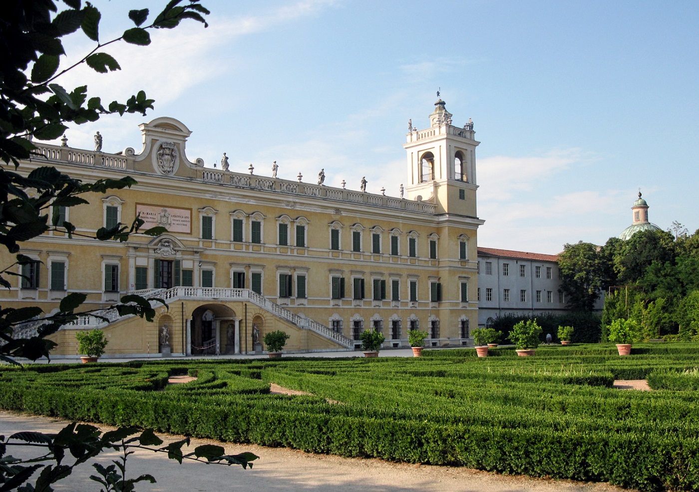 03-colorno-la-reggia-e-il-parterre