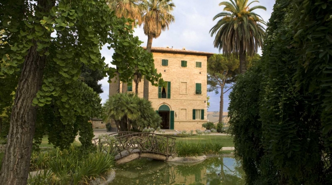 PRESENTAZIONE DELLA PUBBLICAZIONE  CAPPONI EDITORE  BORGO STORICO SEGHETTI PANICHI:  STORIA DI UNA RINASCITA